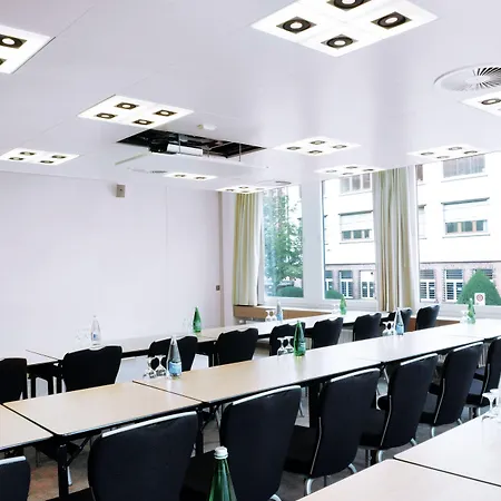 Hotel Sorell Business Ador 3*