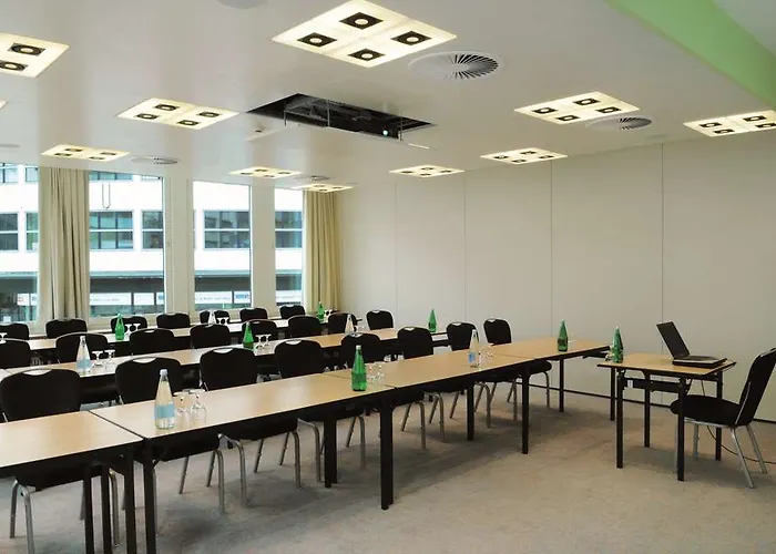 Hotel Sorell Business Ador 3*